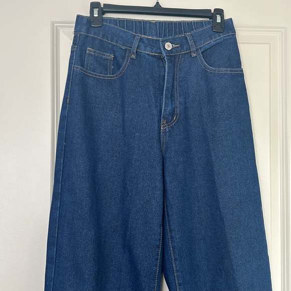 Denim pants set with elastic at the back of the pants and gold buttons - Picture 3 of 7